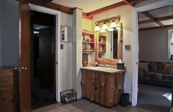 #4 - Loon's Landing 2 Bedroom Cabin by RedAwning - Foto 11