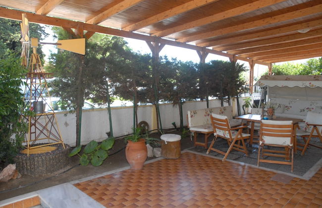 Takis Hotel - Photo 2