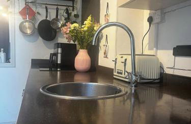 Two Bedroom Riverside Apartment in Rotherhithe Village - Foto 25