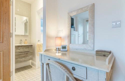 Jurassic View Apartment - Photo 33