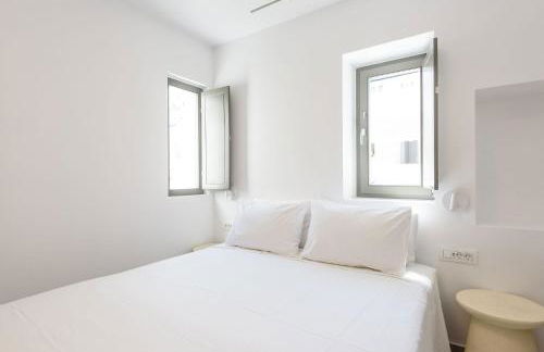 Azure Naousa - Photo 17