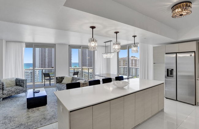 Luxury Condo at Beach Walk Resort - Foto 11