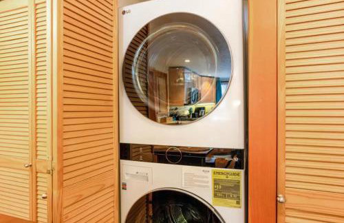 Calm Cozy 3BR cabin wAC, WiFi, Parking, BBQ - Foto 16