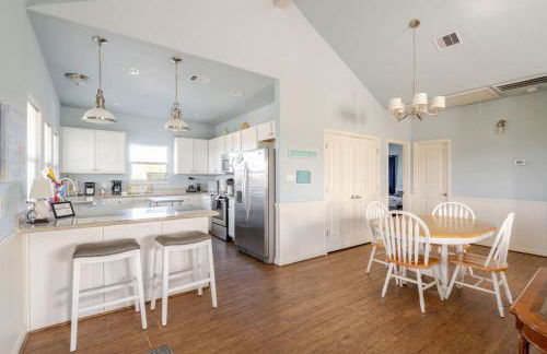 Central 2BR 2BA Easy Beach Access Sleeps 10 - Foto 9