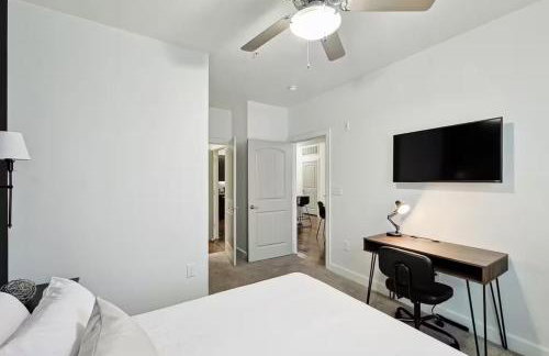 Modern 2B Close to The Star Toyota HQ Legacy West - Foto 16