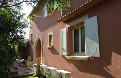 Superbe Villa 5 étoiles Presqu'Île de Giens la Madrague Rita la Villa d'Or vue mer piscine - Foto 37