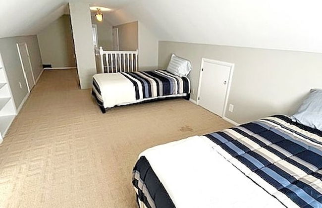 3 Bedroom Home 7 Blocks From ND Firepit 54231 - Foto 12