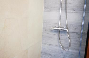 Spazioso e completo appartamento con 3 camere, 2 BAGNI, fino a 8 posti letto - Foto 5