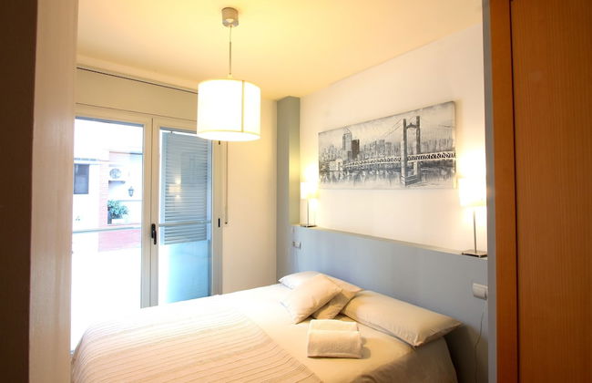 Mazi Apartments Downtown - Photo 5