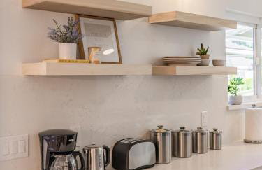 #Marbella Lane - Cozy Modern Home with Relaxing Design & Pool - Foto 21