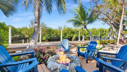 NEW LISTING! Reel Joy Waterfront Luxe with Pool and Private Dock home - Foto 2