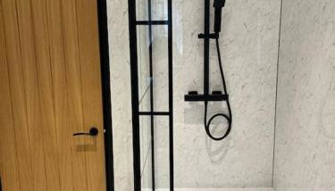 Modern 2 bedroom apartment - Foto 3, Shower