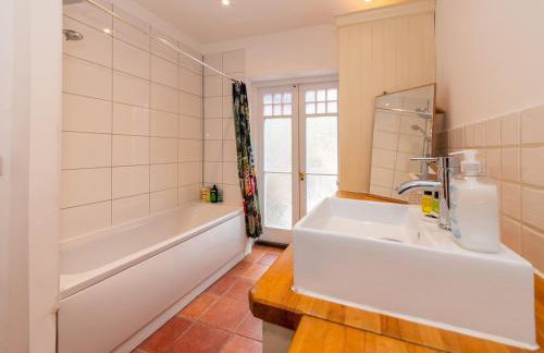 Central Caversham Traditional English House Pass the Keys - Photo 17