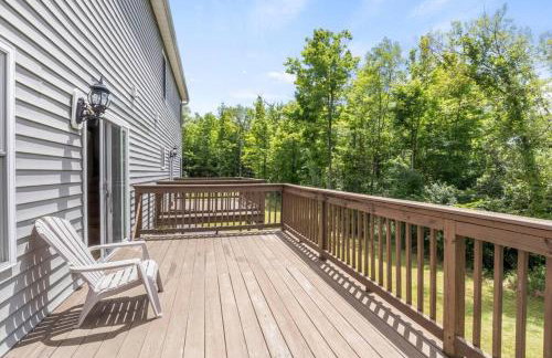 Hot Tub! LRG Home! Sleeps 24!Near Ithaca! Dogs OK - Foto 27