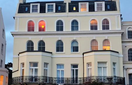 Ocean Whisper - 2 Bedroom Sea Front Apartment - Foto 34