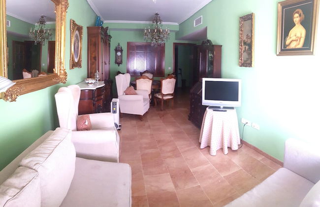 Piso junto a Jardines de la Victoria y Renfe - Photo 10