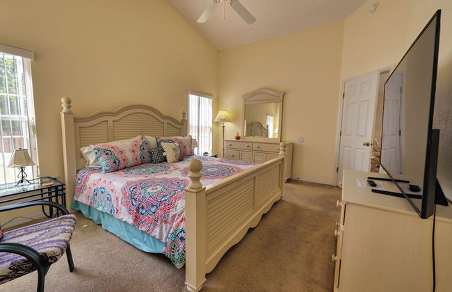 Arler House - Amazing 4 Bed 3 Bath - Private Pool - Photo 3