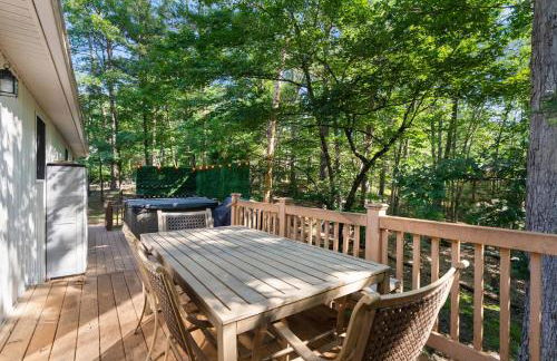 Cozy Retreat w Hot Tub Firepit & Grill near Bryce - Foto 11