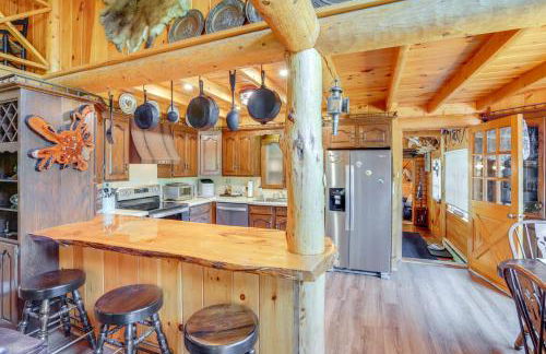 Elegant Hudson Valley Retreat with Hot Tub and Pond - Foto 7