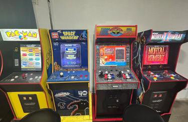 Spacious 3 Bedroom Home with Game Room and Parking - Foto 16