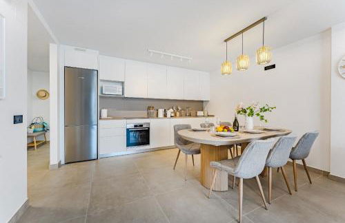 Oceanfront Oasis - Stunning beach view apartment - Foto 9