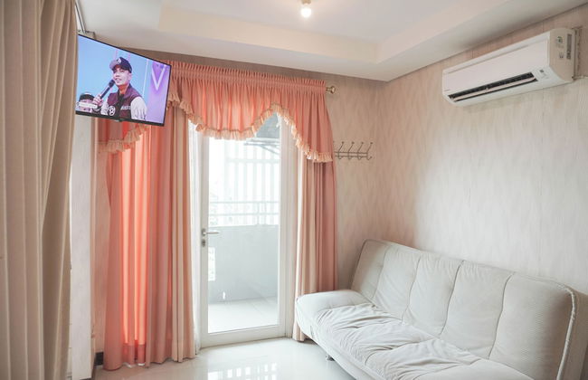 Homey And Modern Studio At Sky Terrace Apartment - Foto 12