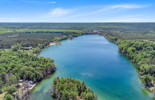 Lakeside Getaway with Hot Tub - Foto 24