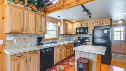 Private Wooded Escape with Scenic Decks in Jefferson - Foto 5