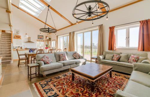 The Old Barn - Photo 3