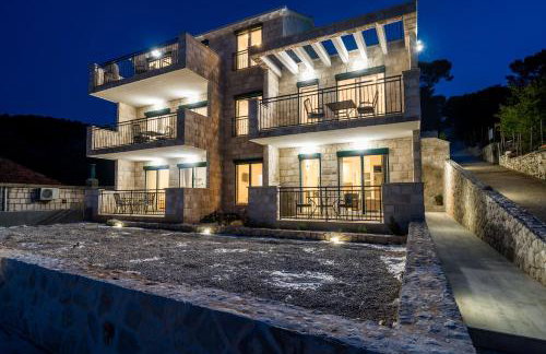 Corallium Imperiale - Photo 16