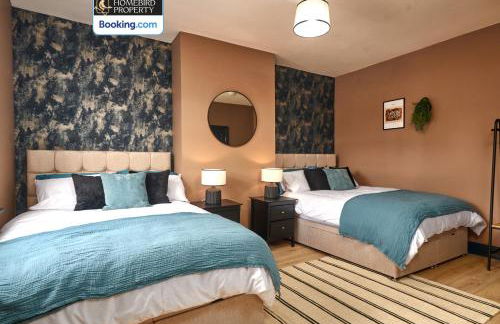 Beautiful 3BDR House By Homebird Property Management Short Lets & Serviced Accommodation Leeds With Free Parking & Free WiFi - Foto 5
