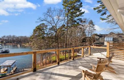 Livin' Large Lake Norman Estate w/ Pool, Dock, Game Room & Scenic Views - Foto 56