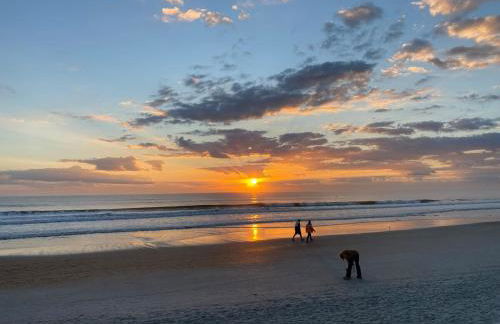 Beautiful Ocean Side 2 Bedroom Condo with Pool - Foto 14