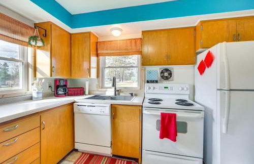 Birchwood Cottage with Red Cedar Lake Access! - Foto 9