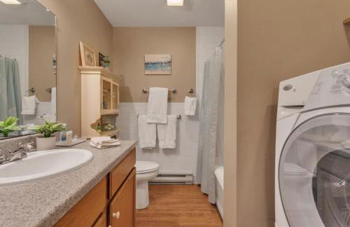 Cozy Bungalow Just Minutes from Mystic, Westerly Beaches, Boating and Casinos! bungalow - Foto 40