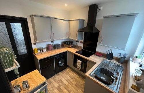 Contemporary & Chic inner terrace 5 mins from Barnsley town centre - Foto 3