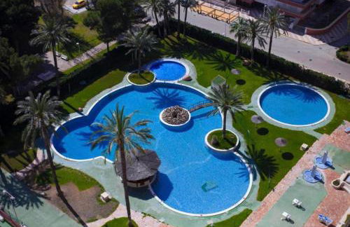 NUEVO, primera linea de playa, con piscina y vistas al mar - Foto 2