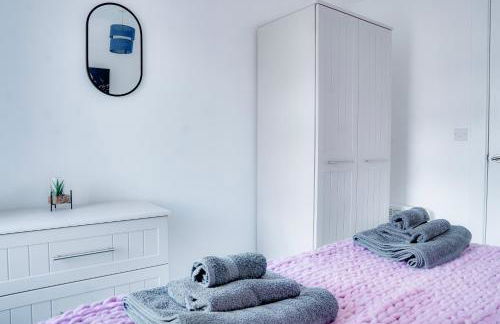 Modern 2 bedroom flat - 15 minutes to Liverpool - Foto 9