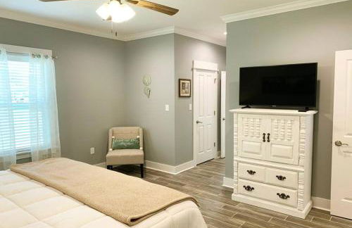 *Chic Beach Cottage Retreat* near Beach/downtown - Foto 19