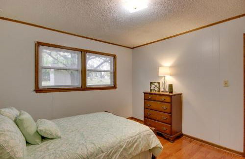 Lakefront House with Boat Ramp, Dock and Sunset Views! - Foto 14