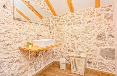 Heritage House Vrime - stone house with heated pool - Photo 54