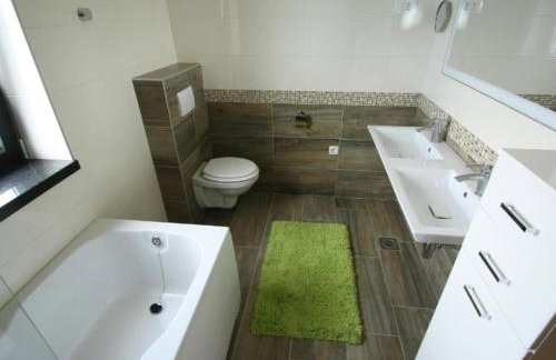 Beachfront Luxury Villa with Private Pool & Stunning Sea Views - Photo 18