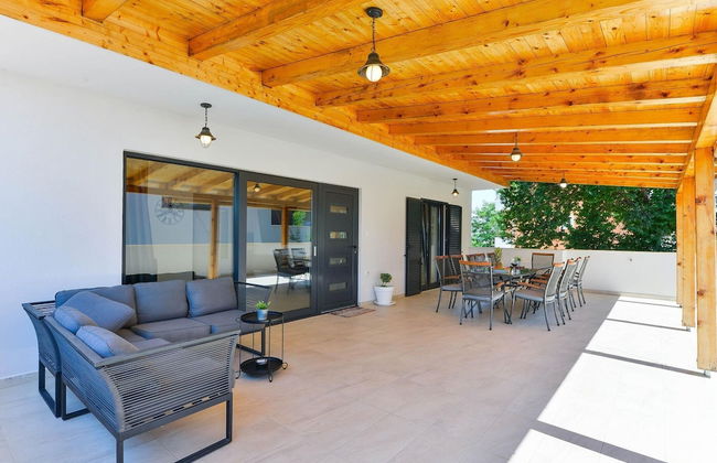 Holiday Home With Private Pool and spa - Foto 33