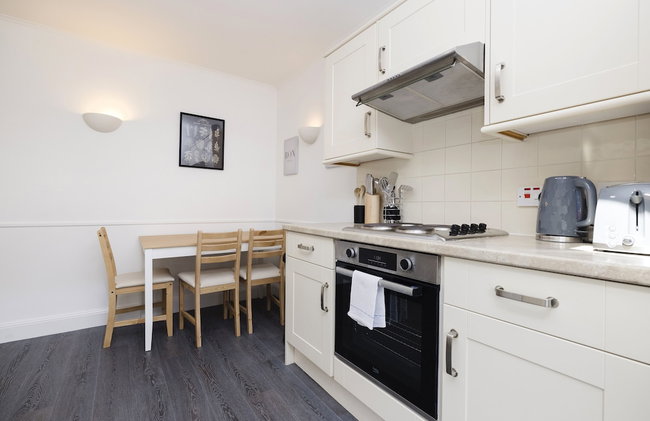 JOIVY Beautiful 2-Br Mews Home, Near Princes Street - Foto 19