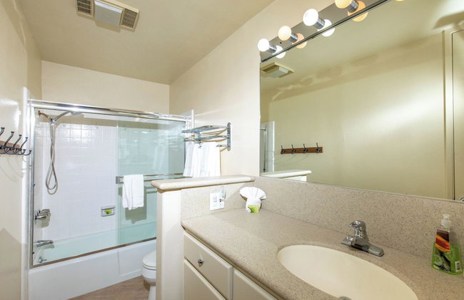 Oceanside Beach Condos - Photo 58