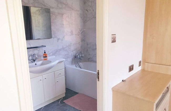 Lovely 4-bed , 3 Bath Villa in Bolton, Manchester - Foto 19