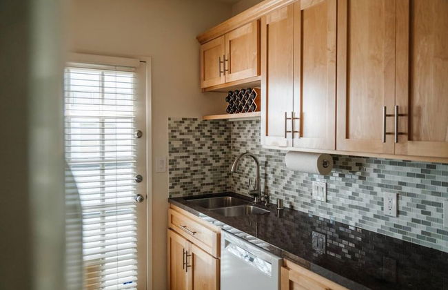 Hollywood Hills Sunset Strip Home w Hottub - Photo 49