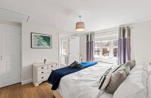Polmont Haven: Spacious 4- Bedroom Retreat - Foto 7