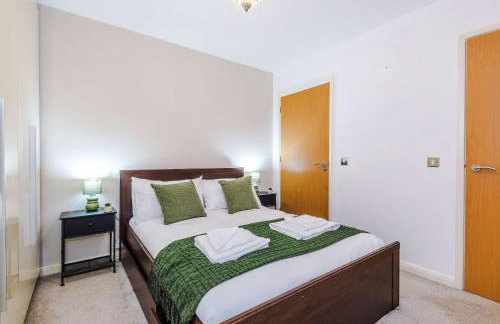 Sleek 2BR Altrincham Home Parking Near Station - Foto 25