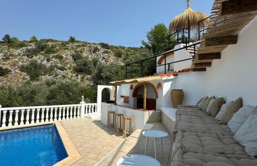 Beautiful villa with pool and stunning view - Foto 1